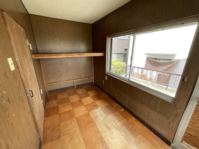 【洋室】 | 三輪戸建 | 和室横の洋室です