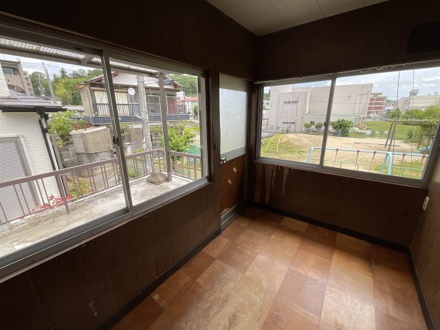 【展望】 | 三輪戸建 | 明るい洋室です