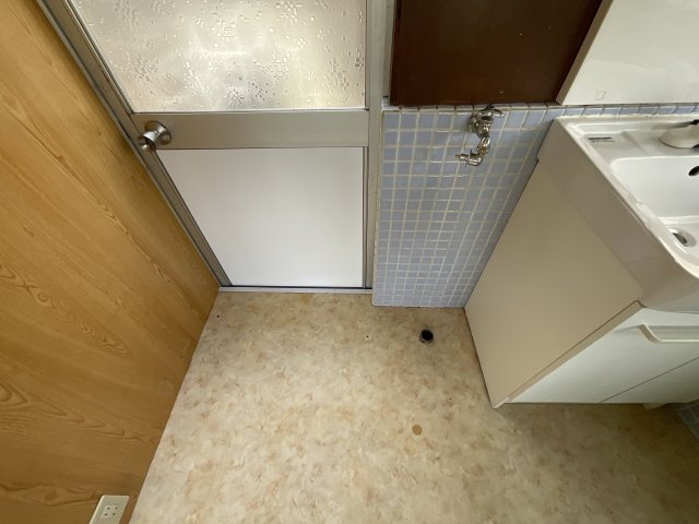 【設備】 | 三輪戸建 | 洗濯機置き場です