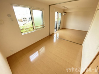 【洋室】 | コーポラスツツミE棟