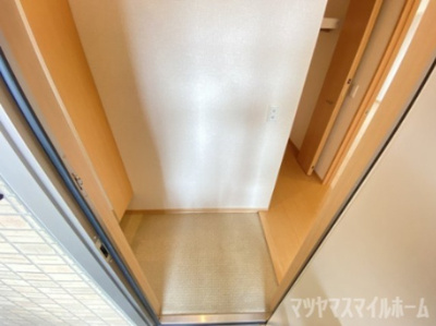 【玄関】 | コーポラスツツミE棟