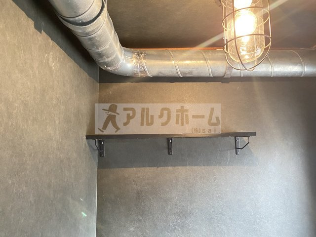 大阪八尾インダストリアルガレージハウス風テラスの内装