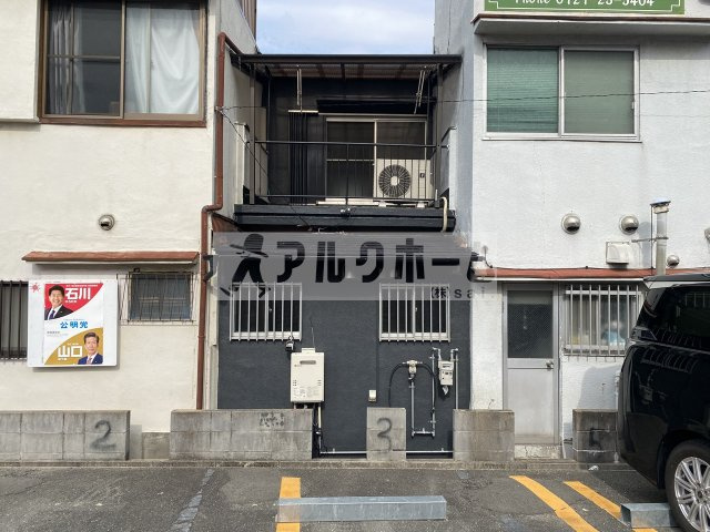 大阪八尾インダストリアルガレージハウス風テラスの外観
