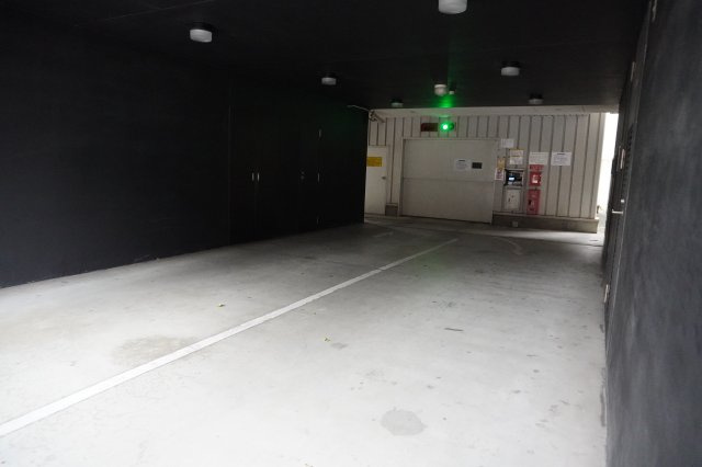 仲介手数料0！！スクエア名駅南の駐車場