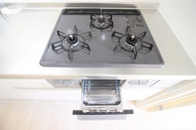 【キッチン】 | La Pause East Avenue | グリル付きガスコンロ