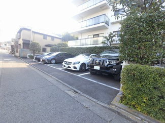 【駐車場】 | 平置き駐車場です。