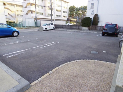 【駐車場】 | アドラブール | 駐車場