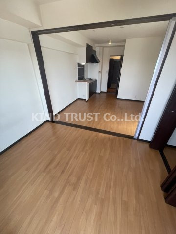 プレジオ中津の内装|明るい室内です