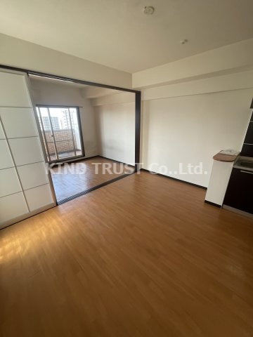 プレジオ中津の居間・リビング|こちらの居間で趣味の時間をお楽しみください