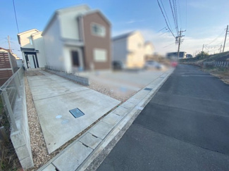 【前面道路含む現地写真】