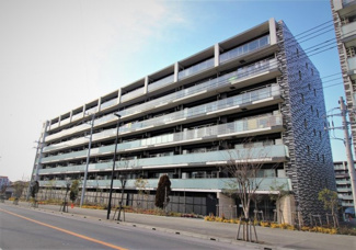 【外観】 | レーベン守谷　ＴＨＥ　ＢＲＩＤＧＥ　西棟　5階
つくばエクスプレス守谷駅　徒歩10分！！秋葉原駅まで快速で35分♪
オール電化マンション、光熱費節約できます♪