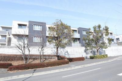 【外観】 | メゾン シェレスト【SHM】 | 積水ハウス施工の賃貸住宅シャーメゾン♪グリーンライン「北山田」駅、「東山田」駅より徒歩圏内の2階建てアパートです☆2駅利用可能で便利◎