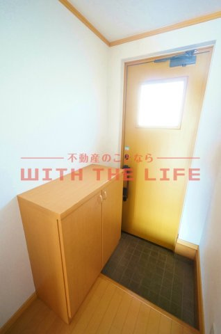 ギャランコート【キャッシュバック対象】の玄関|明るい玄関です