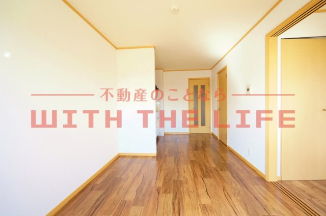 ギャランコート【キャッシュバック対象】の内装|明るい室内です