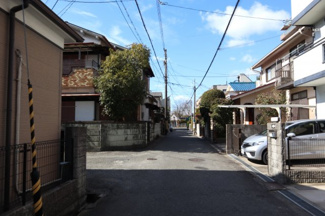 【前面道路含む現地写真】