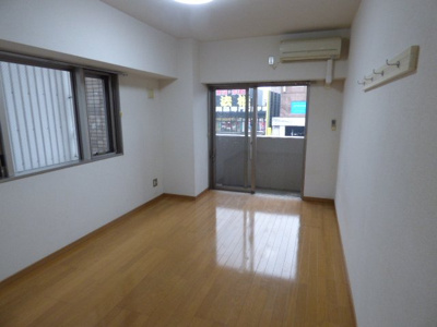 【居間・リビング】 | ミレーユ・ステディア | エアコン設置