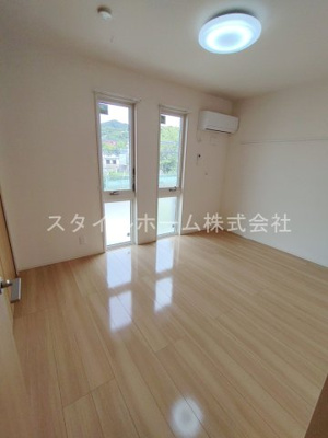 【居間・リビング】 | コンフォート小鷹野 A