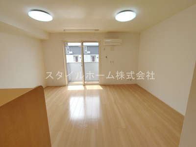 【居間・リビング】 | コンフォート小鷹野 A