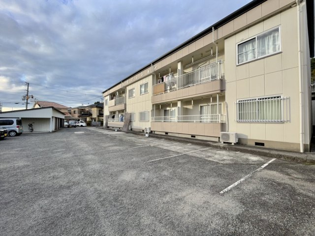 追田マンションの駐車場