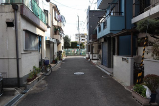 【前面道路含む現地写真】