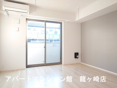 【居間・リビング】 | クリスタル　ピア