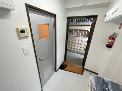 【玄関】 | コーポ若葉 | ※退去前の為、別部屋の写真を掲載しております。