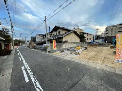 【前面道路含む現地写真】 | 名東区高社21-1期　全2棟　2号棟＜仲介手数料無料＞北一社小・猪高中　新築一戸建て | 12/24撮影
住宅ローンアドバイザーの村田です。住宅ローン審査が通らなかった方、あきらめる前にご相談ください。