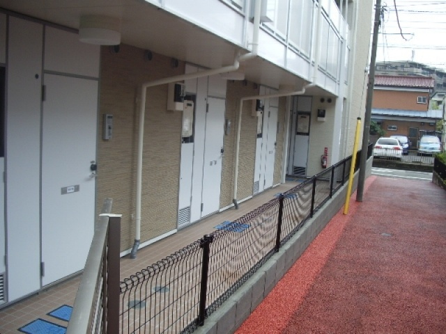 レオパレスグランプリエのエントランス