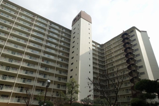 【外観】 | 天満駅徒歩4分！生活環境良好な立地にある大規模マンションです。