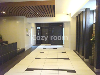 【ロビー】 | アンフィニXⅢ江坂リュクス | モダンで落ち着いたロビーです