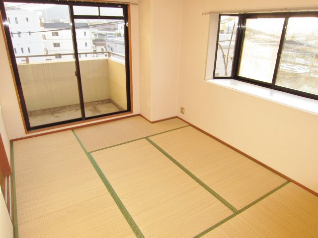 三沢ビルの和室