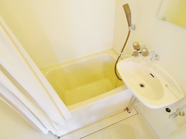 三沢ビルの浴室