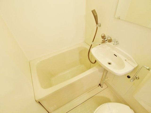 三沢ビルの浴室