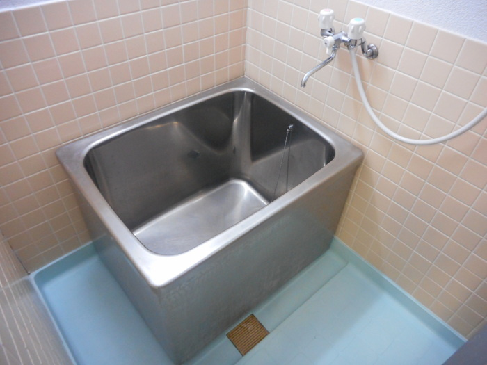 晴新コーポラスの浴室