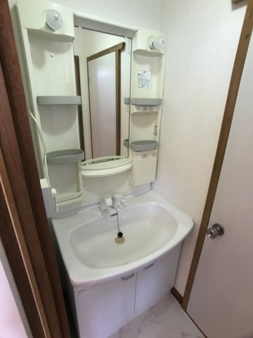 晴新コーポラスの洗面所