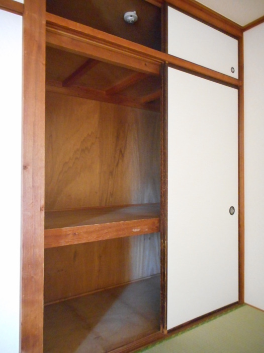 晴新コーポラスの収納