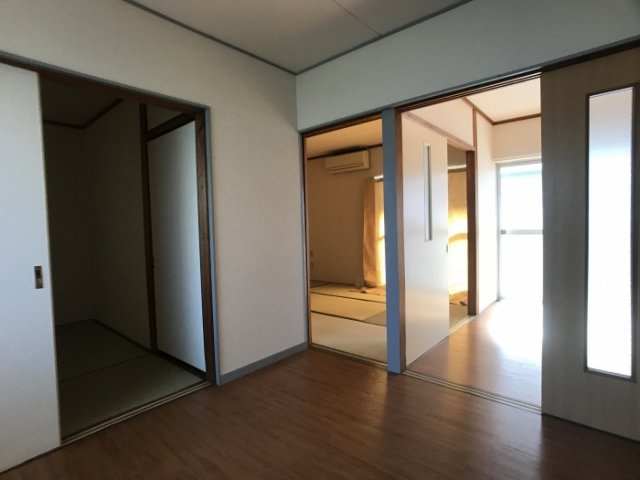 晴新コーポラスの収納