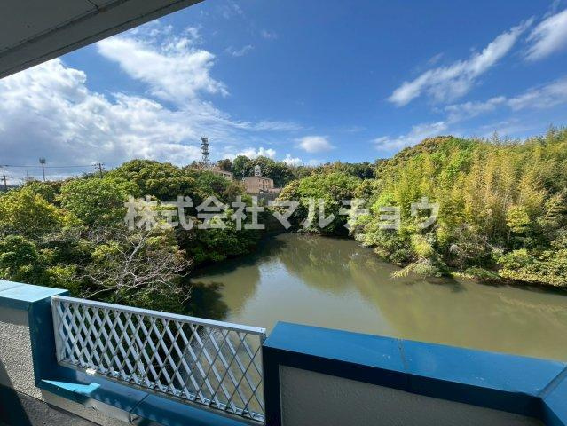 アメニティあひるのバルコニー|バルコニーからの眺めを楽しみながら食事をしませんか