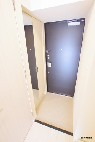 プレサンス新大阪ジェイズ　仲介手数料無料の玄関