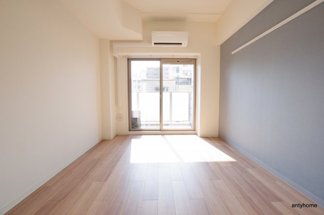 プレサンス新大阪ジェイズ　仲介手数料無料の洋室