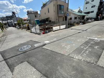【前面道路含む現地写真】 | 昭和区小坂町 全2棟　1号棟＜仲介手数料無料＞吹上小・北山中　新築一戸建て | 4/4撮影
角地で開放感あります！