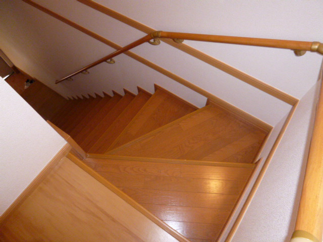 グリーンテラスの内装|階段