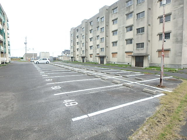 ビレッジハウス当成東2号棟の駐車場