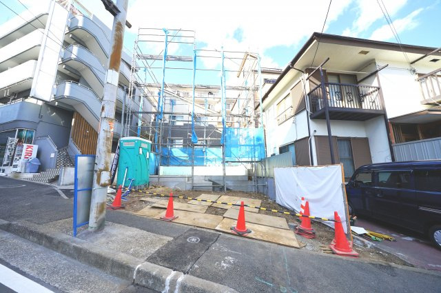 【横浜市南区別所５丁目26-18新築戸建て】★仲介手数料無料★（別所小学校・南が丘中学校）の外観|南区別所5丁目の新築分譲住宅です。