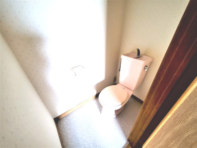 【トイレ】 | コーポファーストステージ | 落ち着いた色調のトイレです