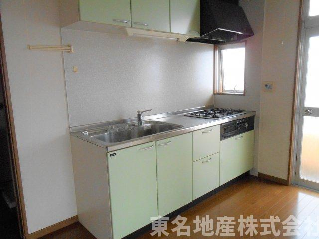 裾野市水窪の賃貸マンションのキッチン