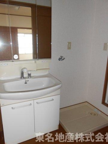 裾野市水窪の賃貸マンションの独立洗面台