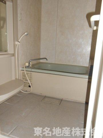 裾野市水窪の賃貸マンションの浴室