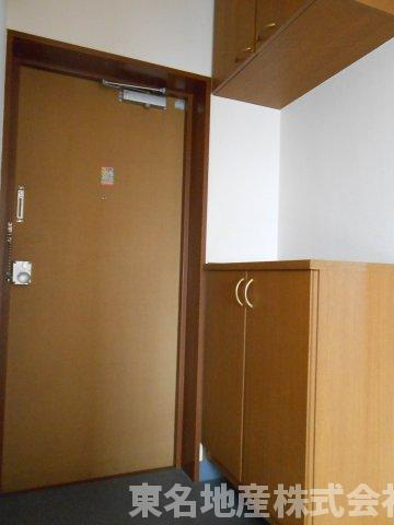 裾野市水窪の賃貸マンションの玄関