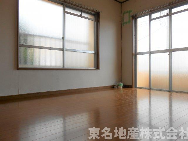 裾野市水窪の賃貸マンションの洋室